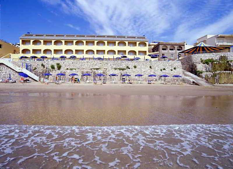 Grand Hotel Dei Cesari Dependance Anzio Buitenkant foto