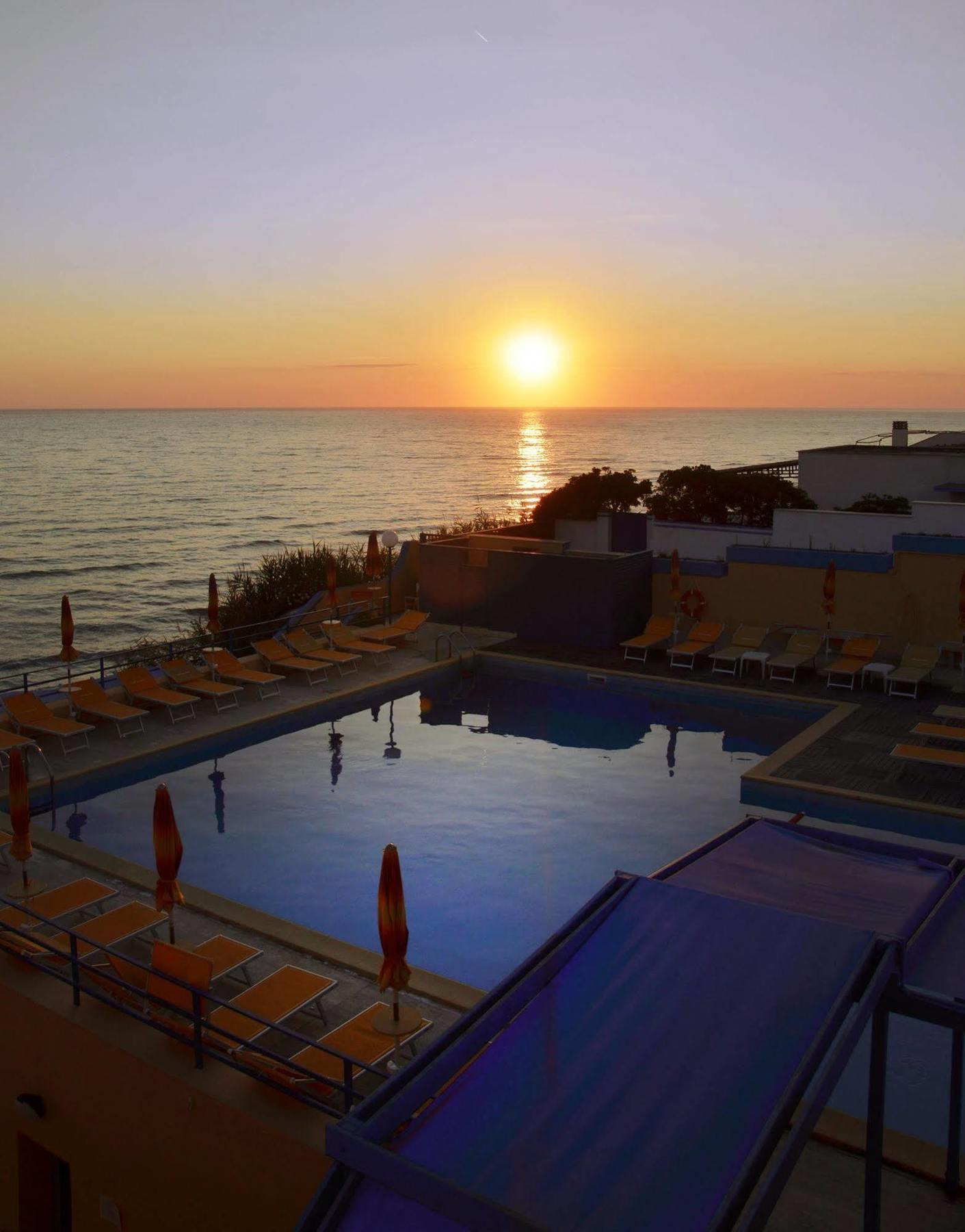 Grand Hotel Dei Cesari Dependance Anzio Buitenkant foto
